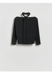 Reserved - Longsleeve z wiązanym szalem - czarny. Kolor: czarny. Materiał: dzianina, wiskoza. Długość rękawa: długi rękaw #1