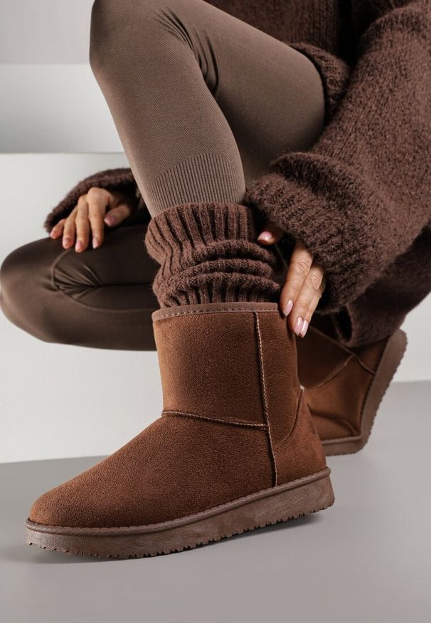 Born2be - Brązowe Śniegowce Ozdobione Przeszyciem Retila. Okazja: na co dzień. Kolor: brązowy. Materiał: jeans. Wzór: aplikacja. Styl: casual