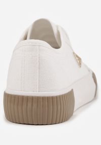 Renee - Biało-Beżowe Trampki VICES na Żłobionej Platformie Zdobione Trójkątną Aplikacją Lorerina. Nosek buta: okrągły. Zapięcie: sznurówki. Kolor: biały. Materiał: materiał. Wzór: aplikacja. Obcas: na platformie. Wysokość obcasa: niski #6