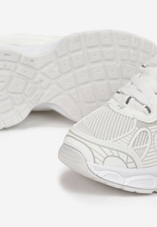 Renee - Białe Sneakersy przed Kostkę na Grubej Podeszwie z Metalicznymi Wstawkami Aliras. Wysokość cholewki: przed kostkę. Kolor: biały. Wzór: aplikacja