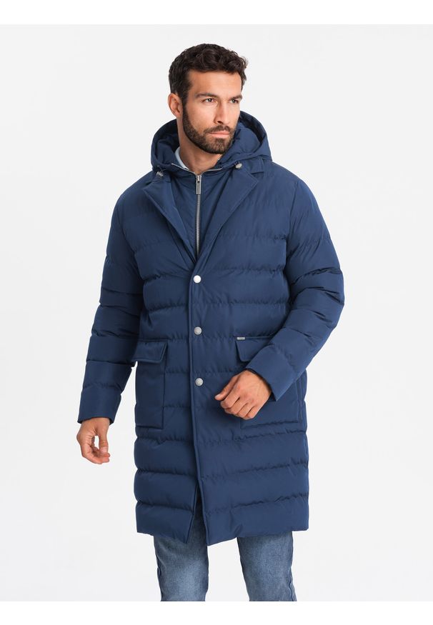 Ombre Clothing - Długa pikowana kurtka męska z klapami i podpinką – ciemnoniebieska V1 - Rozmiar: S. Kolor: niebieski. Materiał: poliester, syntetyk, tkanina, materiał. Długość: długie. Wzór: jednolity. Styl: elegancki