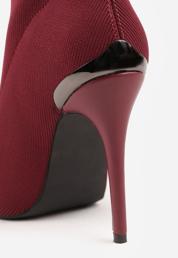 Renee - Bordowe Botki Vices ze Skarpetkową Cholewką na Szpilce Brattalie. Okazja: na co dzień, na imprezę. Nosek buta: szpiczasty. Kolor: czerwony. Materiał: jeans. Szerokość cholewki: normalna. Obcas: na szpilce. Styl: casual, elegancki, klasyczny. Wysokość obcasa: średni