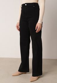 Born2be - Czarne Bawełniane Jeansy o Szerokim Kroju z Wysokim Stanem Nethea. Okazja: na co dzień, do pracy, na spotkanie biznesowe. Stan: podwyższony. Kolor: czarny. Styl: biznesowy, klasyczny, casual #2