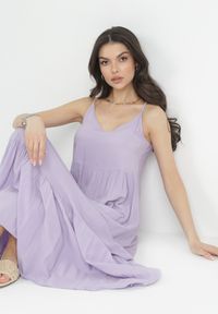 Born2be - Fioletowa Sukienka z Wiskozy na Ramiączkach z Falbanką Graesa. Kolor: fioletowy. Materiał: wiskoza. Długość rękawa: na ramiączkach. Styl: wakacyjny #4