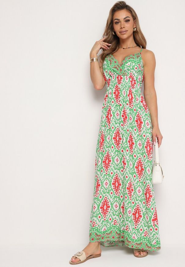 Born2be - Zielona Taliowana Sukienka z Wiskozy na Regulowanych Ramiączkach z Gumką w Pasie Zenadea. Okazja: na co dzień. Kolor: zielony. Materiał: wiskoza. Długość rękawa: na ramiączkach. Sezon: lato. Styl: wizytowy, casual