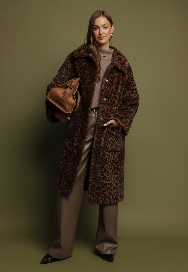 Born2be - Brązowy Jednorzędowy Płaszcz Futerko w Panterkę Otivana. Okazja: do pracy, na spotkanie biznesowe, na co dzień, na randkę. Kolor: brązowy. Materiał: futro. Wzór: motyw zwierzęcy. Sezon: zima, jesień. Styl: klasyczny, casual, elegancki, biznesowy
