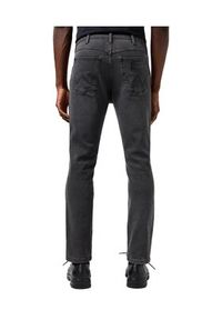 Wrangler Jeansy Larston 112362433 Szary Slim Fit. Kolor: szary