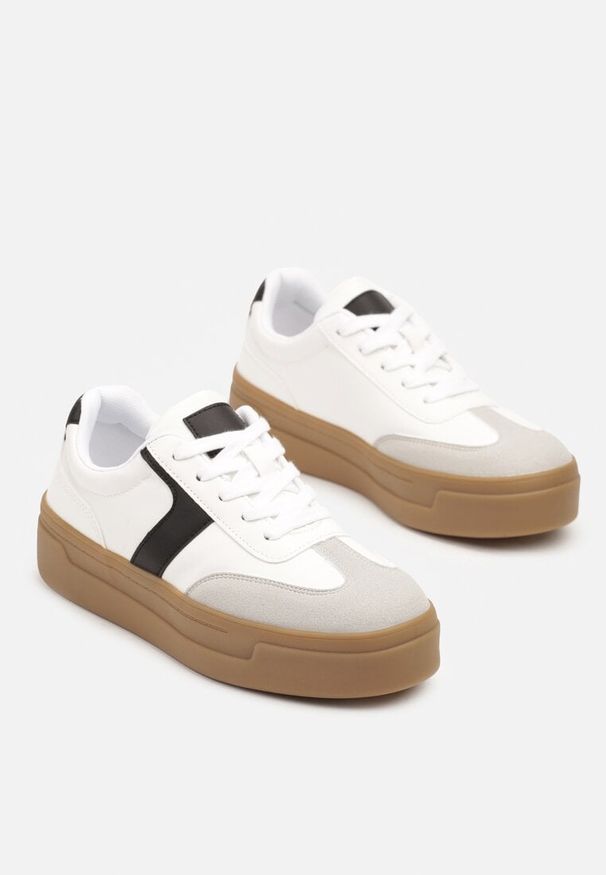 Born2be - Biało-Czarne Sneakersy Typu Klasyczne Tenisówki na Grubej Podeszwie Hanistra. Okazja: na co dzień. Kolor: biały. Materiał: jeans