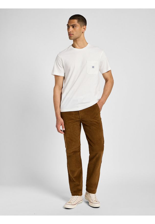 Lee - LEE MĘSKIE SPODNIE MATERIAŁOWE LEE REGULAR CHINO BUFFALO 112355777. Materiał: materiał