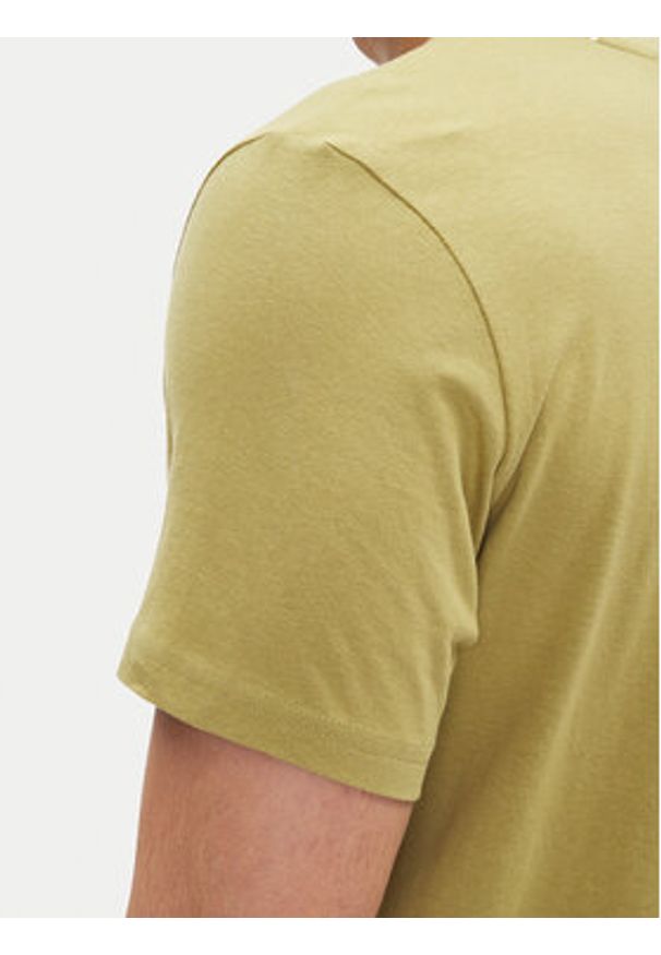 Mustang T-Shirt Austin 1016274 Zielony Regular Fit. Kolor: zielony. Materiał: bawełna