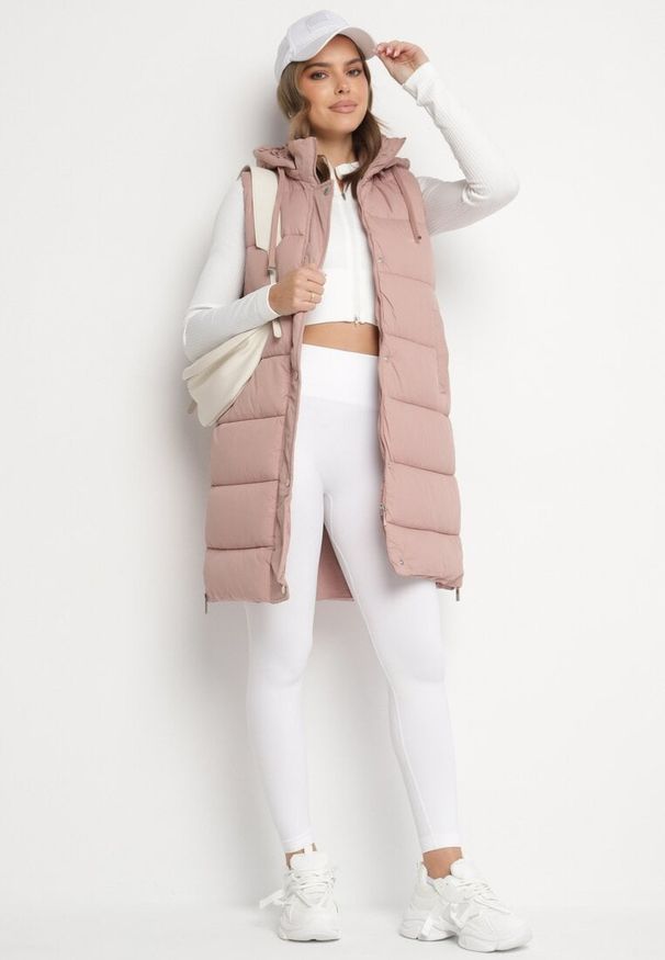 Born2be - Różowa Pikowana Kamizelka z Kapturem i Sznurkami Zelothis. Typ kołnierza: kaptur. Kolor: różowy. Materiał: dzianina, jeans. Długość: długie. Sezon: jesień. Styl: klasyczny, elegancki