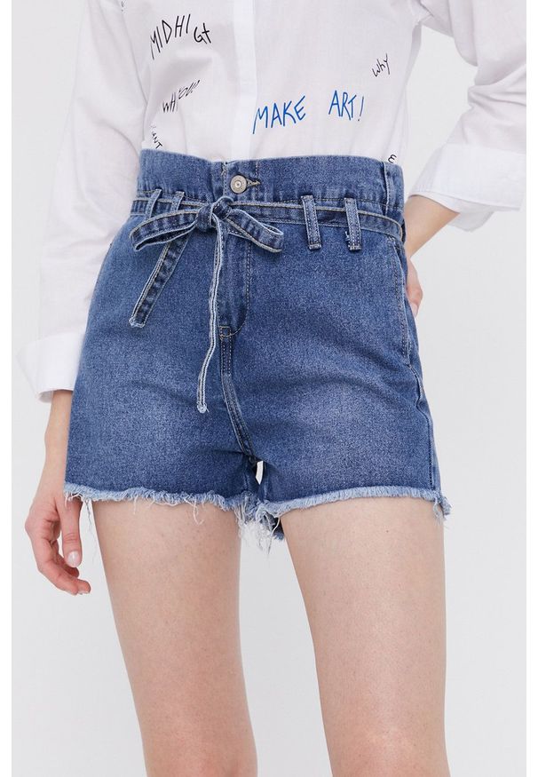 Answear Lab - Szorty jeansowe. Okazja: na co dzień. Kolor: niebieski. Materiał: jeans. Styl: wakacyjny