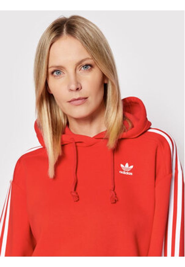 Adidas - adidas Bluza adicolor Classics HC2017 Czerwony Relaxed Fit. Kolor: czerwony. Materiał: bawełna, syntetyk