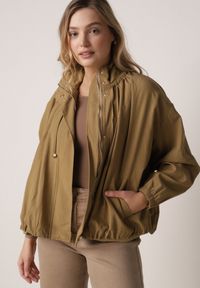 Born2be - Zielona Przejściowa Kurtka Bombka Oversize z Bawełny i Wiskozy Effinue. Okazja: na spacer, na co dzień. Kolor: zielony. Materiał: wiskoza, bawełna. Styl: casual #8