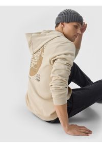 4f - 4F Bluza dresowa nierozpinana z kapturem męska - beżowa XXL. Okazja: na co dzień. Typ kołnierza: kaptur. Kolor: beżowy. Materiał: dresówka. Wzór: gładki, ze splotem, nadruk. Styl: sportowy, casual