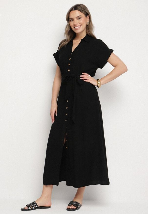 Born2be - Czarna Sukienka Koszulowa z Wiskozy i Lnu Wiązana w Talii z Kieszeniami Efrasira. Okazja: na co dzień. Kolor: czarny. Materiał: len, wiskoza. Typ sukienki: koszulowe. Styl: casual, elegancki