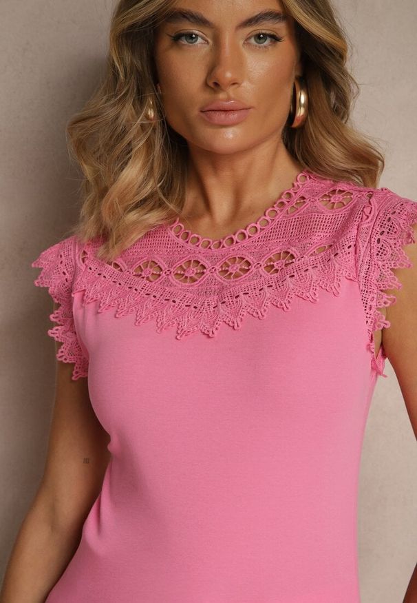 Renee - Różowy Bawełniany Top z Koronkowymi Wstawkami Lirumina. Okazja: na co dzień. Kolor: różowy. Materiał: bawełna, koronka. Styl: elegancki, casual