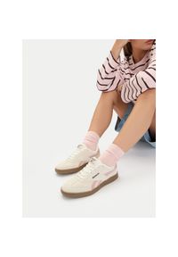 Sneakersy Reebok. Kolor: kremowy #1