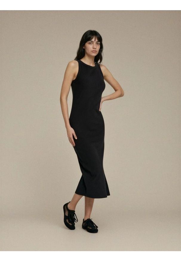 Sinsay - Sukienka maxi na ramiączkach - czarny. Kolor: czarny. Długość rękawa: na ramiączkach. Długość: maxi