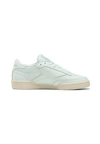 Buty do chodzenia damskie Reebok Club C 85. Zapięcie: sznurówki. Kolor: biały. Materiał: tkanina, materiał, skóra, syntetyk. Szerokość cholewki: normalna. Model: Reebok Club. Sport: turystyka piesza