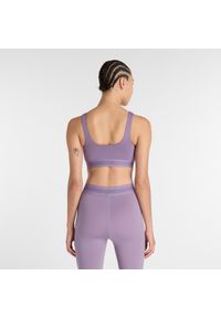 Biustonosz do treningu New Balance AC WB61Q0QKAA5 – fioletowy. Kolor: fioletowy. Materiał: tkanina, poliester, materiał. Rodzaj stanika: wyciągane miseczki, push-up. Sport: fitness #2