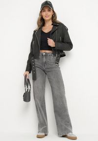 Born2be - Czarna Kurtka Ramoneska z Ozdobnym Paskiem Sesanoria. Okazja: na co dzień. Kolor: czarny. Materiał: jeans. Długość rękawa: długi rękaw. Długość: krótkie. Styl: casual, rockowy, elegancki #6