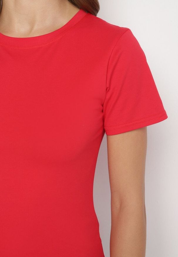 Born2be - Czerwony Klasyczny T-shirt z Bawełny Lorali. Okazja: na co dzień, na spacer. Kolor: czerwony. Materiał: bawełna. Wzór: gładki. Styl: klasyczny