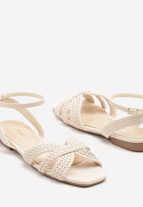 Born2be - Beżowe Sandały z Plecionymi Paskami Zapinane na Sprzączkę Zenseki. Zapięcie: pasek. Kolor: beżowy. Sezon: lato
