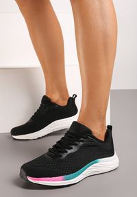 Born2be - Czarne Płaskie Sznurowane Buty Sportowe Sneakersy Ozdobione Kolorowym Paskiem Risanny. Zapięcie: pasek. Kolor: czarny. Wzór: aplikacja, kolorowy. Obcas: na płaskiej podeszwie #1