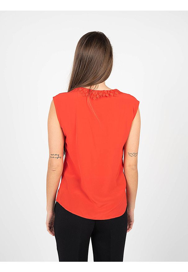 Pinko Top "Abbuffato 1" | 1G1623 Y6ZV | Abbuffato 1 | Kobieta | Czerwony. Okazja: na co dzień. Kolor: czerwony. Materiał: wiskoza. Długość rękawa: bez rękawów. Wzór: aplikacja, koronka. Styl: casual