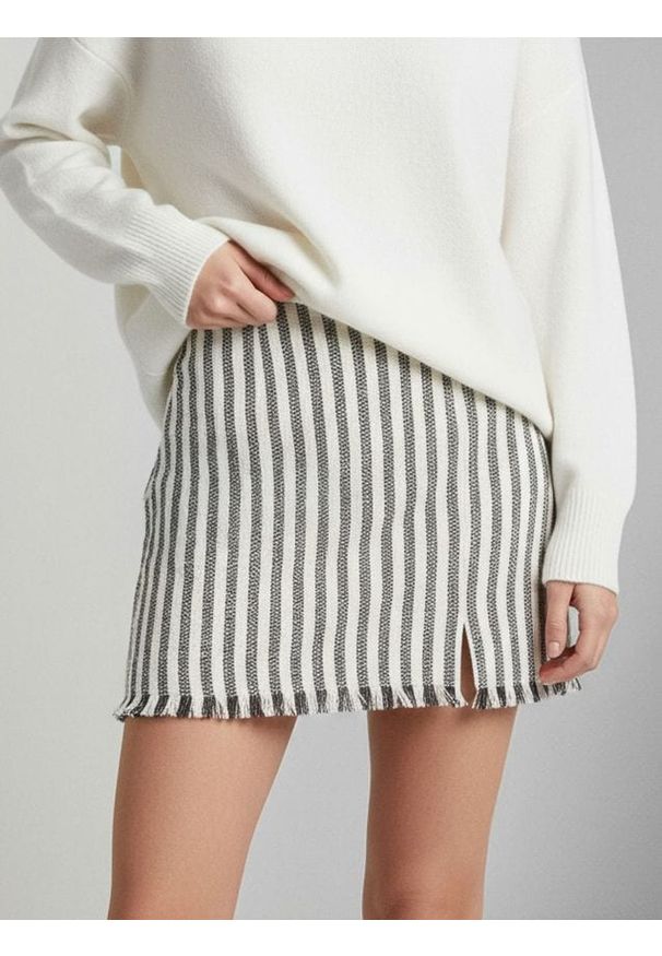 Sinsay - Spódnica mini z wełną - wielobarwny. Materiał: wełna