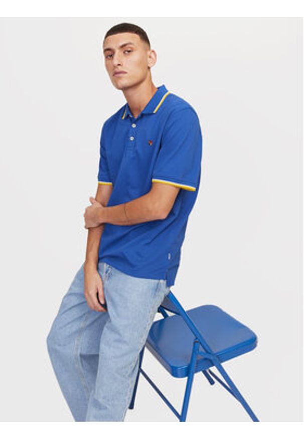 Jack & Jones Polo Bluwin 12169064 Niebieski Regular Fit. Typ kołnierza: polo. Kolor: niebieski. Materiał: syntetyk, bawełna