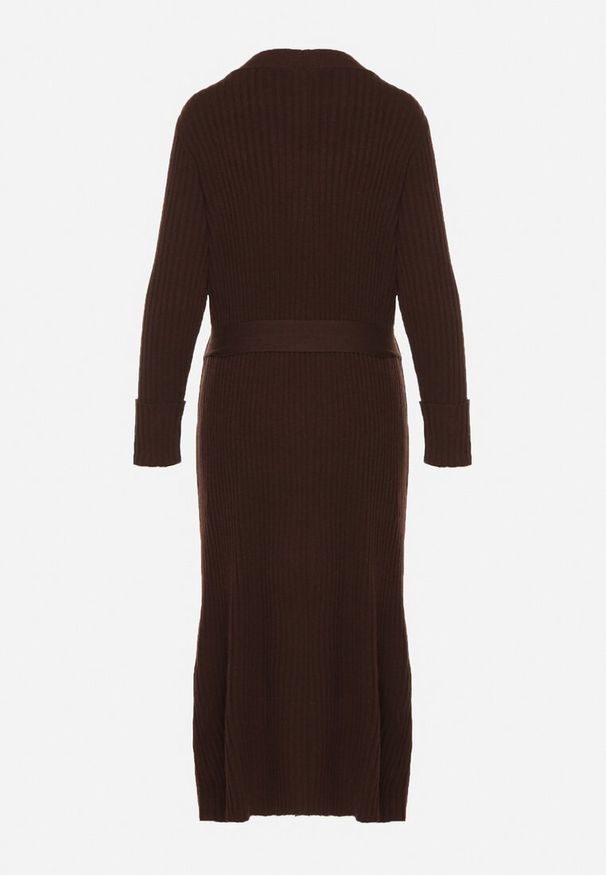 Born2be - Brązowa Sukienka na Guziki z Prążkowanej Dzianiny z Dodatkiem Wełny Nalisea. Okazja: na co dzień. Typ kołnierza: dekolt w serek. Kolor: brązowy. Materiał: dzianina, wełna, prążkowany. Długość rękawa: długi rękaw. Typ sukienki: proste. Styl: casual, klasyczny