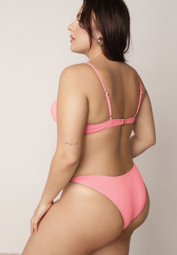 Born2be - Beżowe Bikini z Marszczonym Biustonoszem i Figami Kąpielowymi z Cyrkoniami Kaliasa. Kolekcja: plus size. Kolor: beżowy. Długość: długie. Wzór: aplikacja