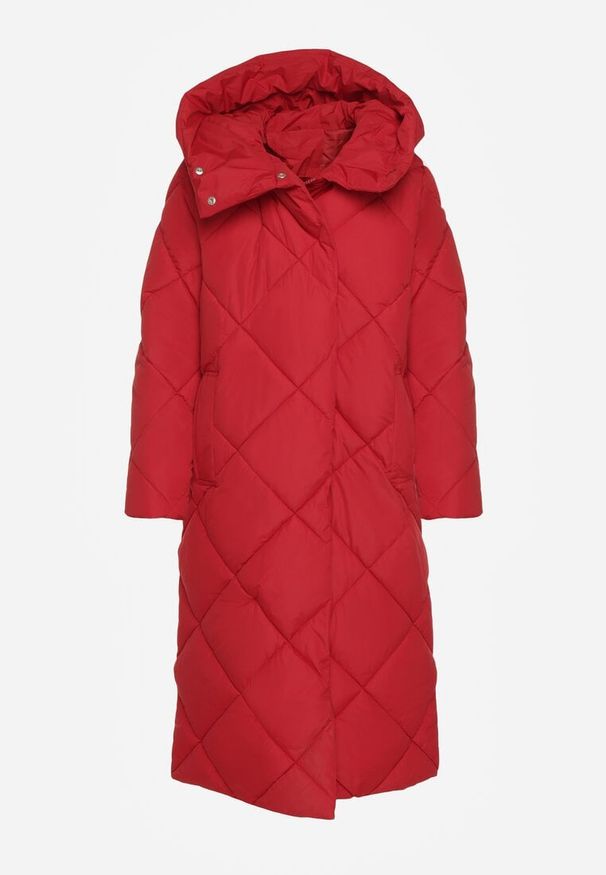 Born2be - Czerwona Kurtka Płaszcz z Geometrycznym Pikowaniem Johnatta. Kolor: czerwony. Wzór: geometria