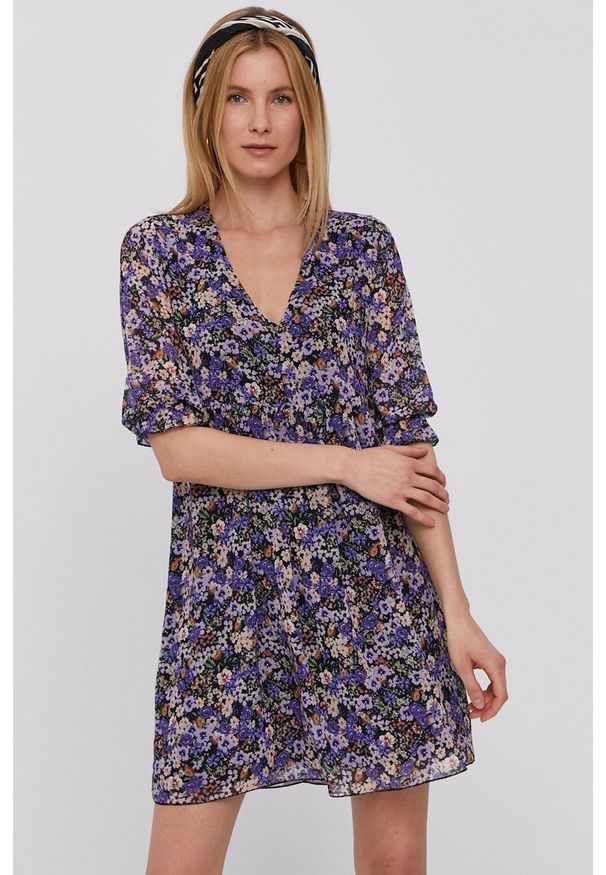 Haily's - Sukienka. Okazja: na co dzień. Kolor: fioletowy. Materiał: tkanina. Typ sukienki: proste. Styl: casual