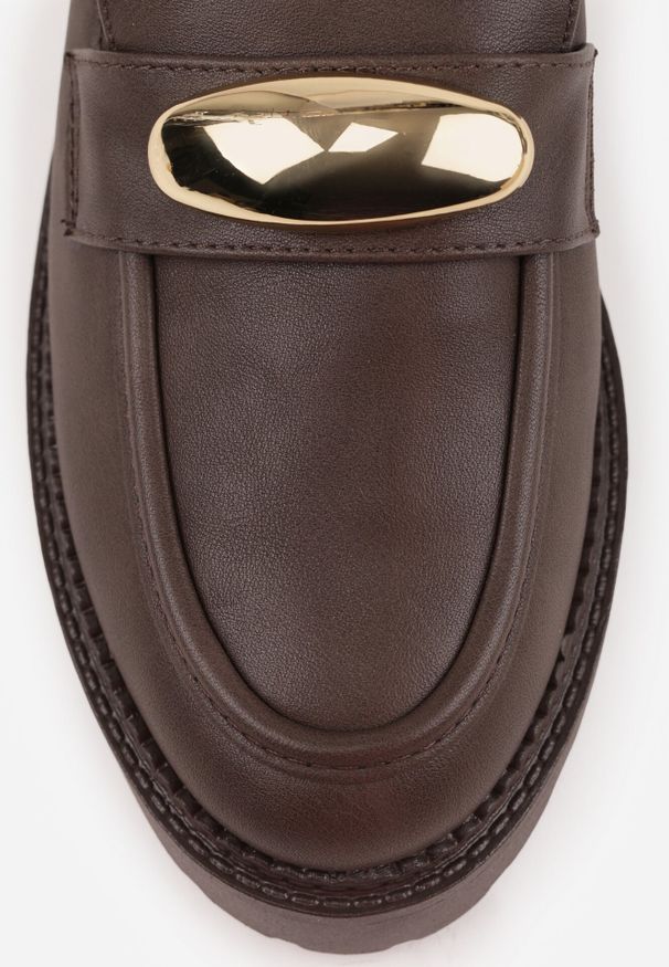 Born2be - Brązowe Mokasyny Vices ze Skórzaną Wkładką i Metaliczną Ozdobą Anlee. Okazja: na co dzień. Kolor: brązowy. Materiał: skóra. Wzór: aplikacja. Styl: casual