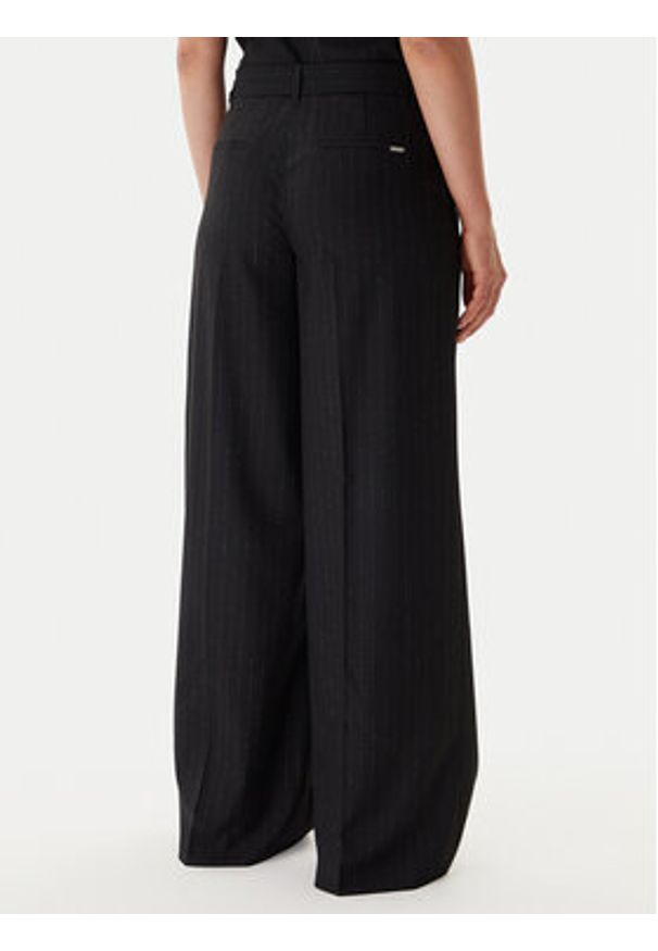 Guess Spodnie palazzo W5BB13 W2422 Czarny Regular Fit. Kolor: czarny. Materiał: syntetyk