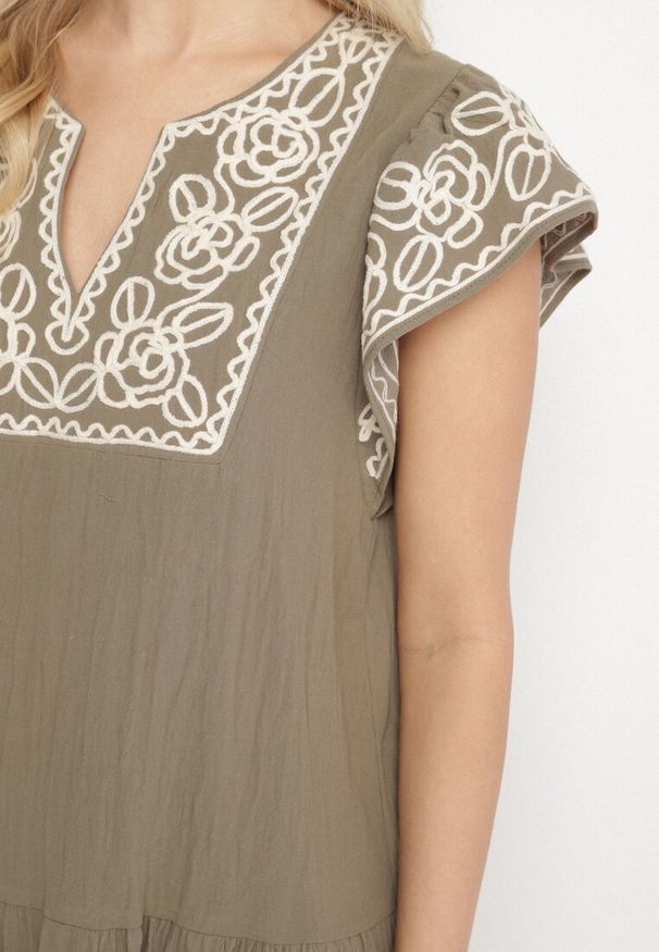 Born2be - Zielona Sukienka z Haftami w Stylu Boho z Bawełny Evitel. Kolor: zielony. Materiał: bawełna. Długość rękawa: krótki rękaw. Wzór: haft. Sezon: lato. Styl: boho