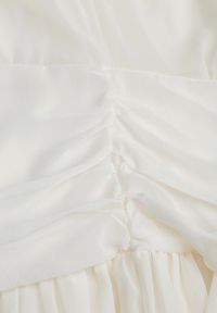 Born2be - Beżowa Sukienka Koktajlowa z Odkrytymi Plecami i Marszczeniem w Talii Paliolea. Kolor: beżowy. Materiał: poliester. Sezon: wiosna, lato. Typ sukienki: proste. Styl: wizytowy #2