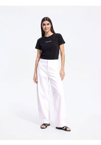 Reserved - Dopasowany t-shirt z nadrukiem - czarny. Kolor: czarny. Materiał: bawełna, dzianina. Wzór: nadruk #1