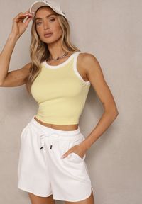 Renee - Żółty Top z Prążkowanego Materiału z Lamówką Sonindra. Kolor: żółty. Materiał: materiał, prążkowany. Wzór: aplikacja. Sezon: lato. Styl: klasyczny