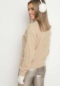 Born2be - Ciemnobeżowy Sweter z Bawełną i Ozdobnym Splotem Savalissea. Okazja: na spotkanie biznesowe. Kolor: beżowy. Materiał: bawełna. Wzór: ze splotem. Styl: biznesowy, klasyczny, elegancki