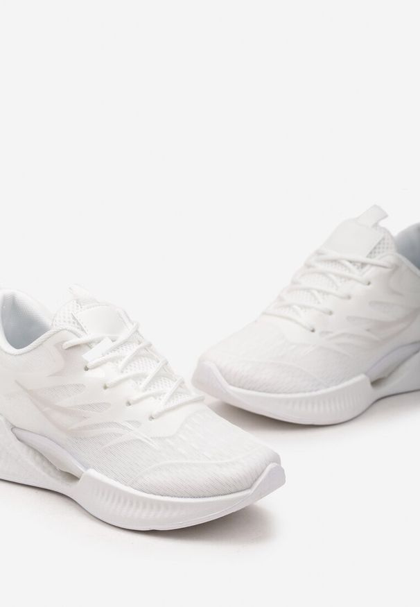 Born2be - Białe Sznurowane Buty Sportowe na Piankowej Podeszwie z Ozdobnym Detalem Atnarama. Kolor: biały. Obcas: na płaskiej podeszwie