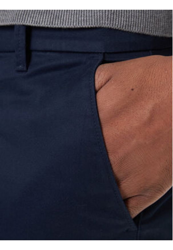 Calvin Klein Chinosy LV040EM633 Granatowy Slim Fit. Kolor: niebieski. Materiał: bawełna