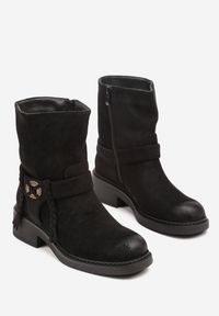 Born2be - Czarne Botki w Stylu Biker Ozdobione Plecionym Sznurkiem i Guzikiem Orrizate. Okazja: na co dzień. Kolor: czarny. Materiał: jeans, skóra. Wzór: aplikacja. Styl: casual #4