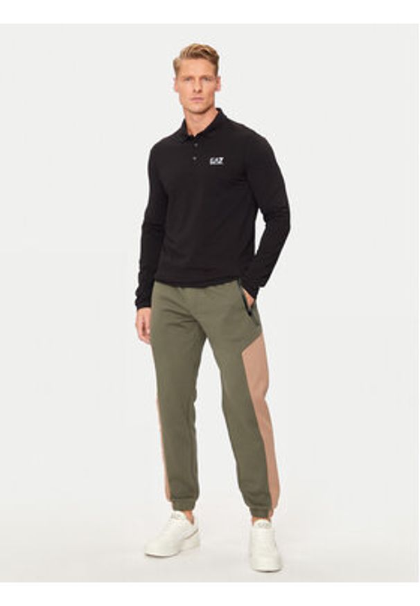 EA7 Emporio Armani Polo 8NPF15 PJVQZ 1200 Czarny Regular Fit. Typ kołnierza: polo. Kolor: czarny. Materiał: bawełna