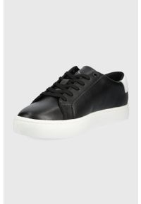 Calvin Klein Jeans sneakersy kolor czarny. Nosek buta: okrągły. Zapięcie: sznurówki. Kolor: czarny. Materiał: materiał, guma