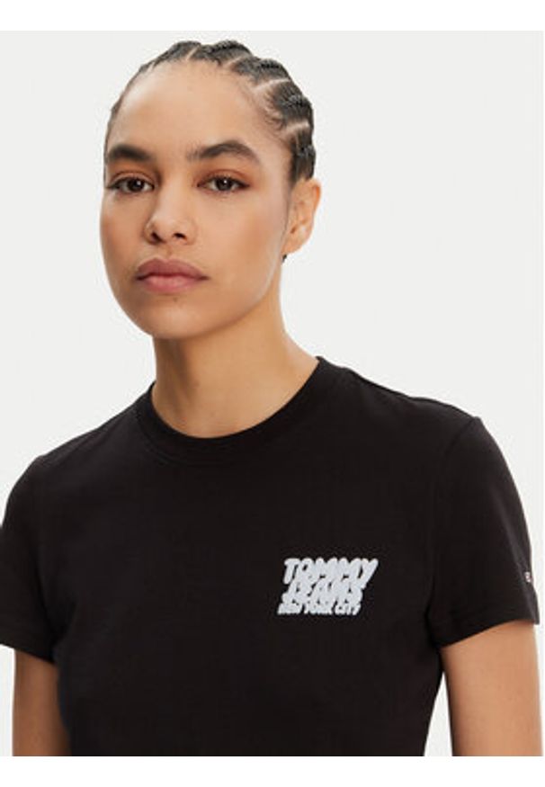 Tommy Jeans T-Shirt Bubble DW0DW21338 Czarny Regular Fit. Kolor: czarny. Materiał: bawełna