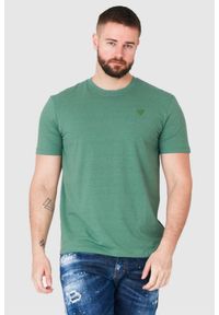Guess - GUESS Zielony t-shirt męski z trójkątnym logo. Kolor: zielony. Wzór: aplikacja #1